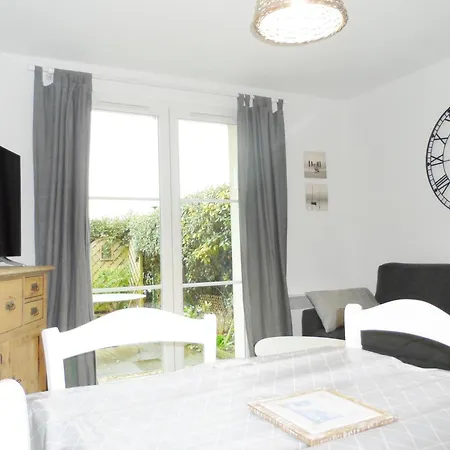 3 Pieces Avec Jardin Privatif Sud, Parking, Piscine - Proche Port Guillaume - Fr-1-487-320 Nyaraló *