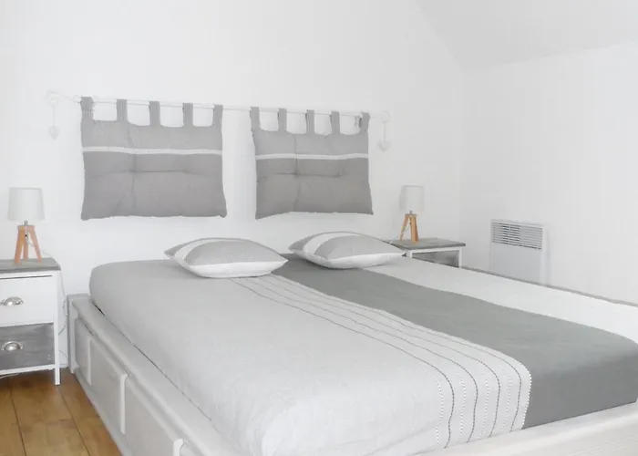 3 Pieces Avec Jardin Privatif Sud, Parking, Piscine - Proche Port Guillaume - Fr-1-487-320 Nyaraló Dives-sur-Mer