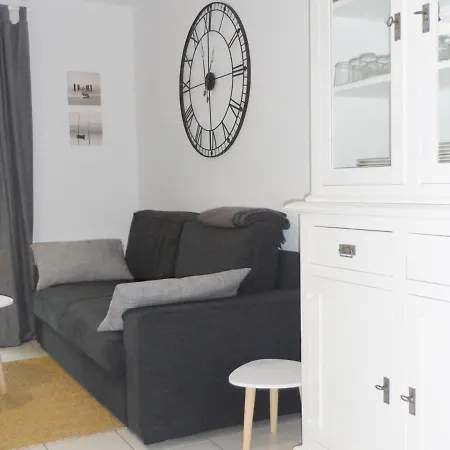 3 Pieces Avec Jardin Privatif Sud, Parking, Piscine - Proche Port Guillaume - Fr-1-487-320